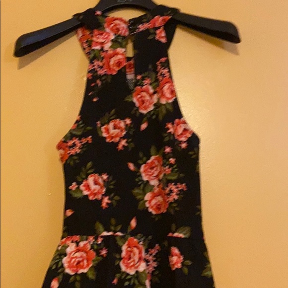 🚫SOLD🚫Black floral dress - Picture 4 of 4